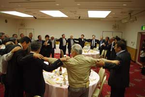 校歌斉唱.jpg